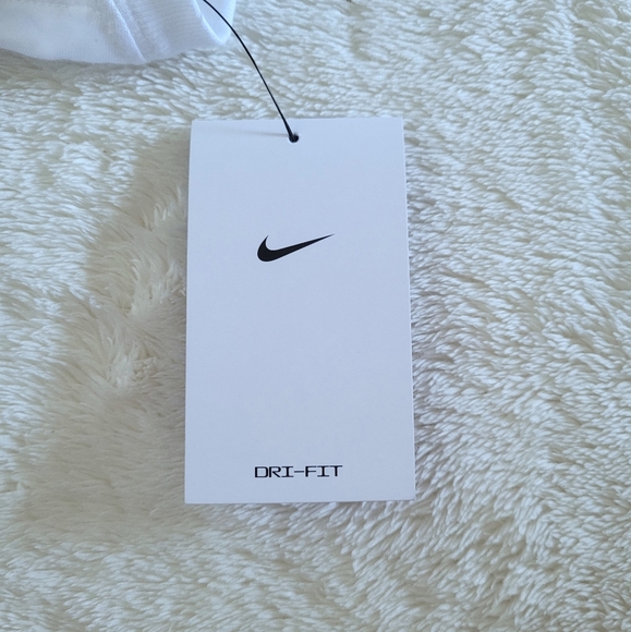 Nike👟 Man♂️ Spinning Basketball on Finger Dri-Fit Graphic Tee👕 - NWT - Picture 6 of 13